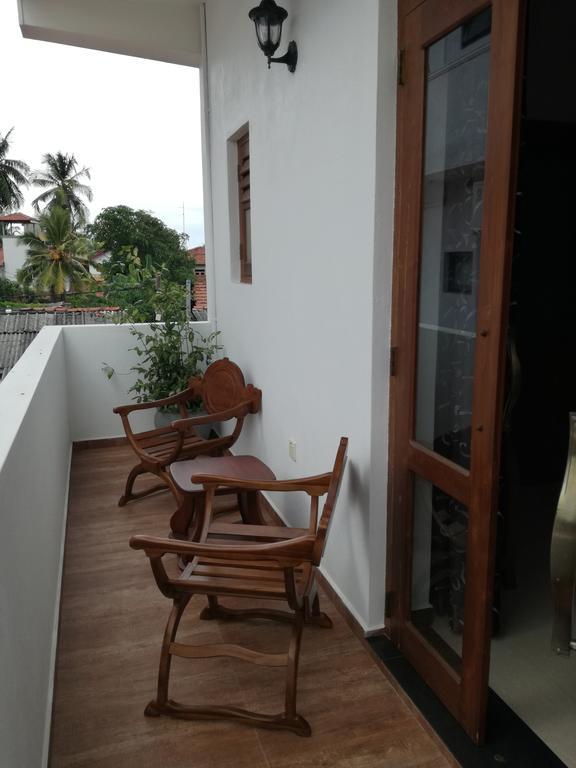 Hôtel Bianco Terrace à Negombo Extérieur photo